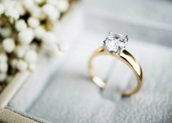 چه کسی حلقه ازدواج را اختراع کرد؟