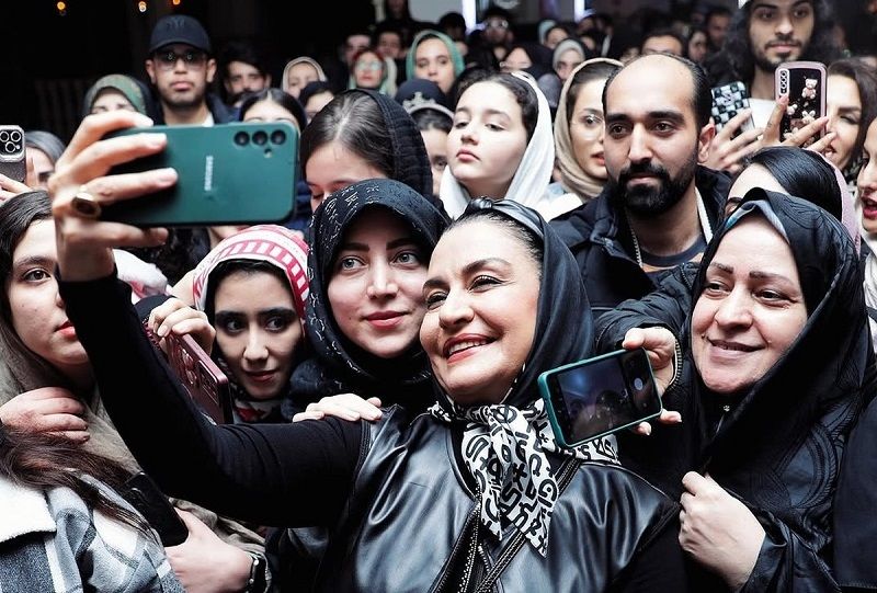 استقبال گرم قمی‌ها از مریلا زارعی/ تصاویر