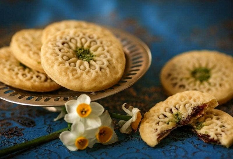 طرز تهیه شیرینی خرمایی خوشمزه و مقوی  