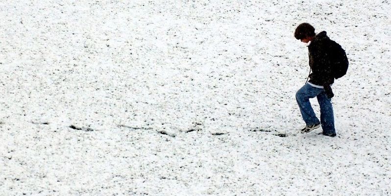 چرا بهتر است گاهی «عقب عقب» راه بروید؟