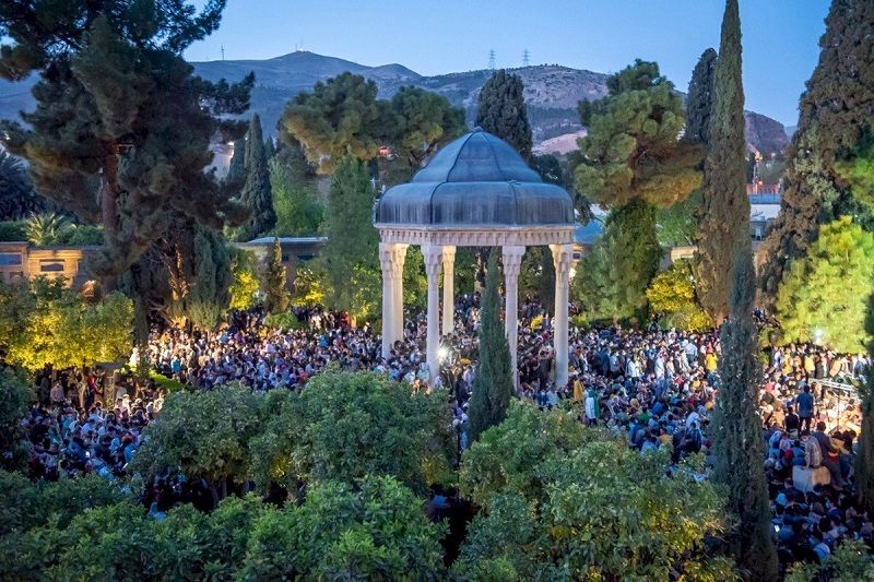 فال حافظ ۱۰ دی ماه ۱۴۰۳/ وز پی دیدن او دادن جان کار من است