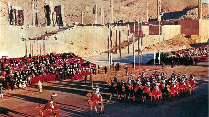 تصاویری از پشت صحنه جشن‌های دوهزار و پانصدساله