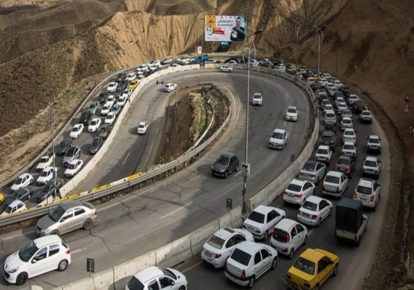 تصویری قدیمی از ترافیک جاده چالوس در دهه ۴۰