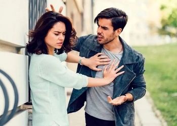 چرا آدم‌های باهوش، روابط عاشقانه بد دارند؟