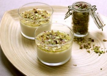 طرز تهیه دسر پسته، خوشمزه برای افطار