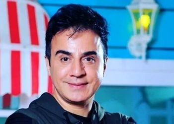 تیپ عجیب عمو پورنگ در سن ۵۲ سالگی/ عکس